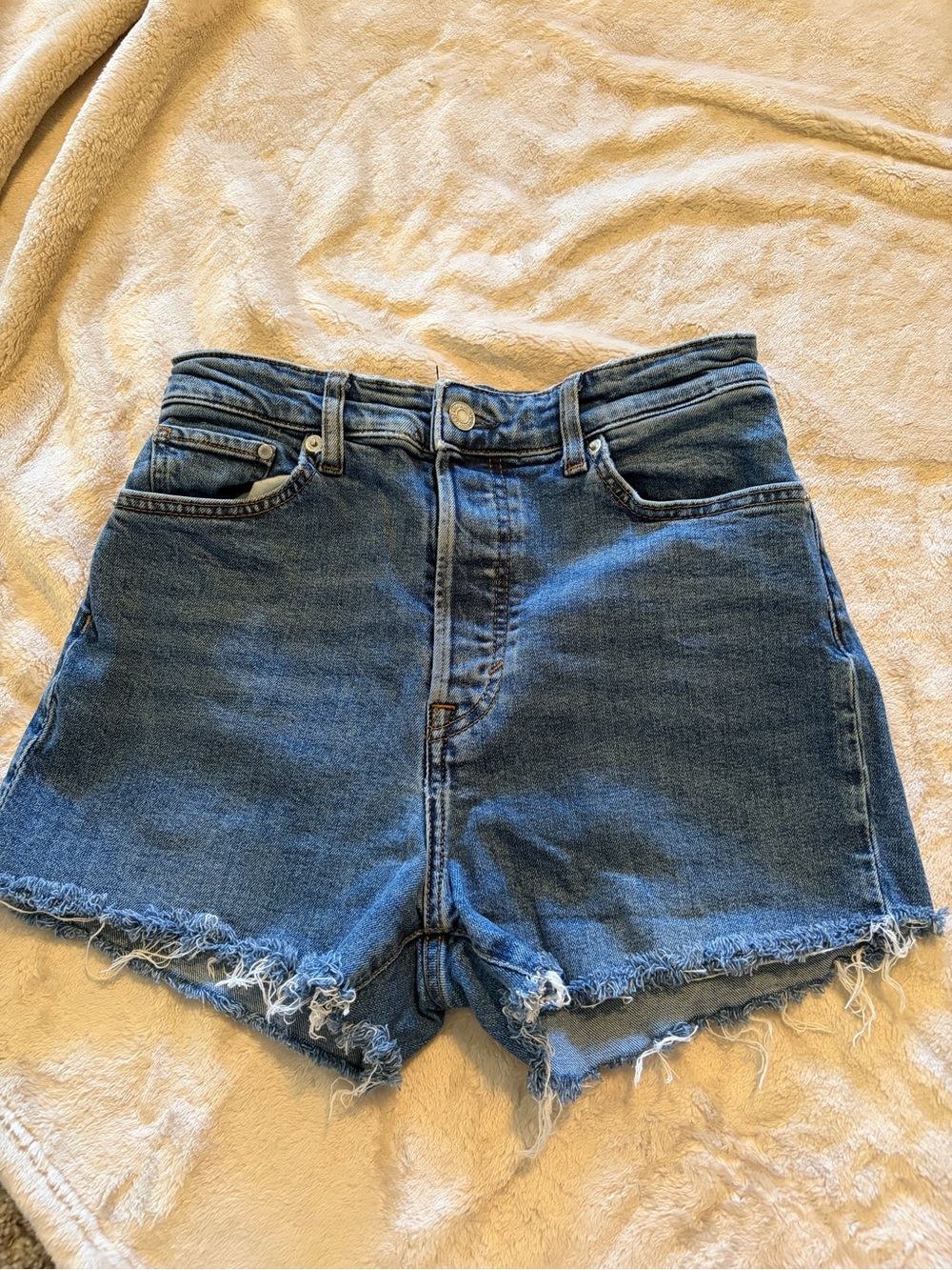 High-Rise Raw-Hem Denim Shorts - Blue